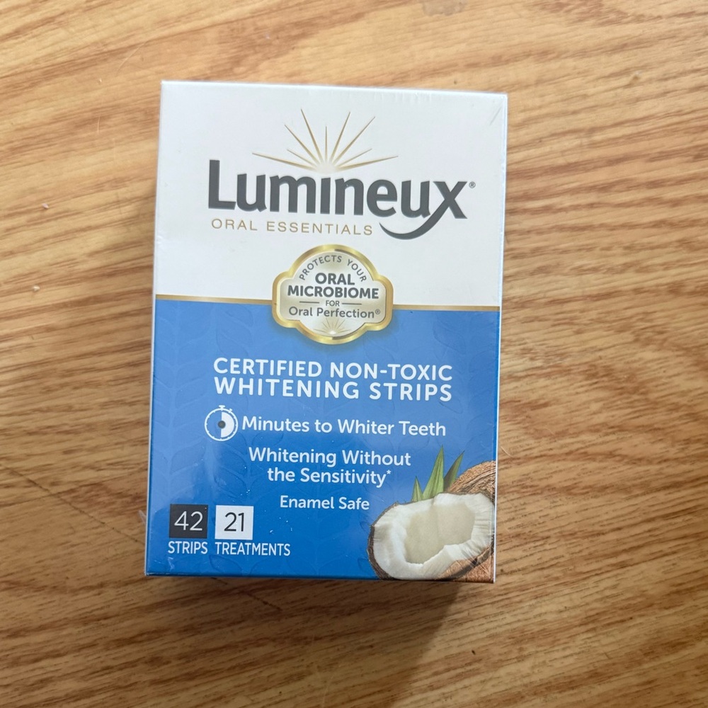 Lumineux Oral Essentials Non-Toxic Tooth Whitening Strips for Sensitive Teeth